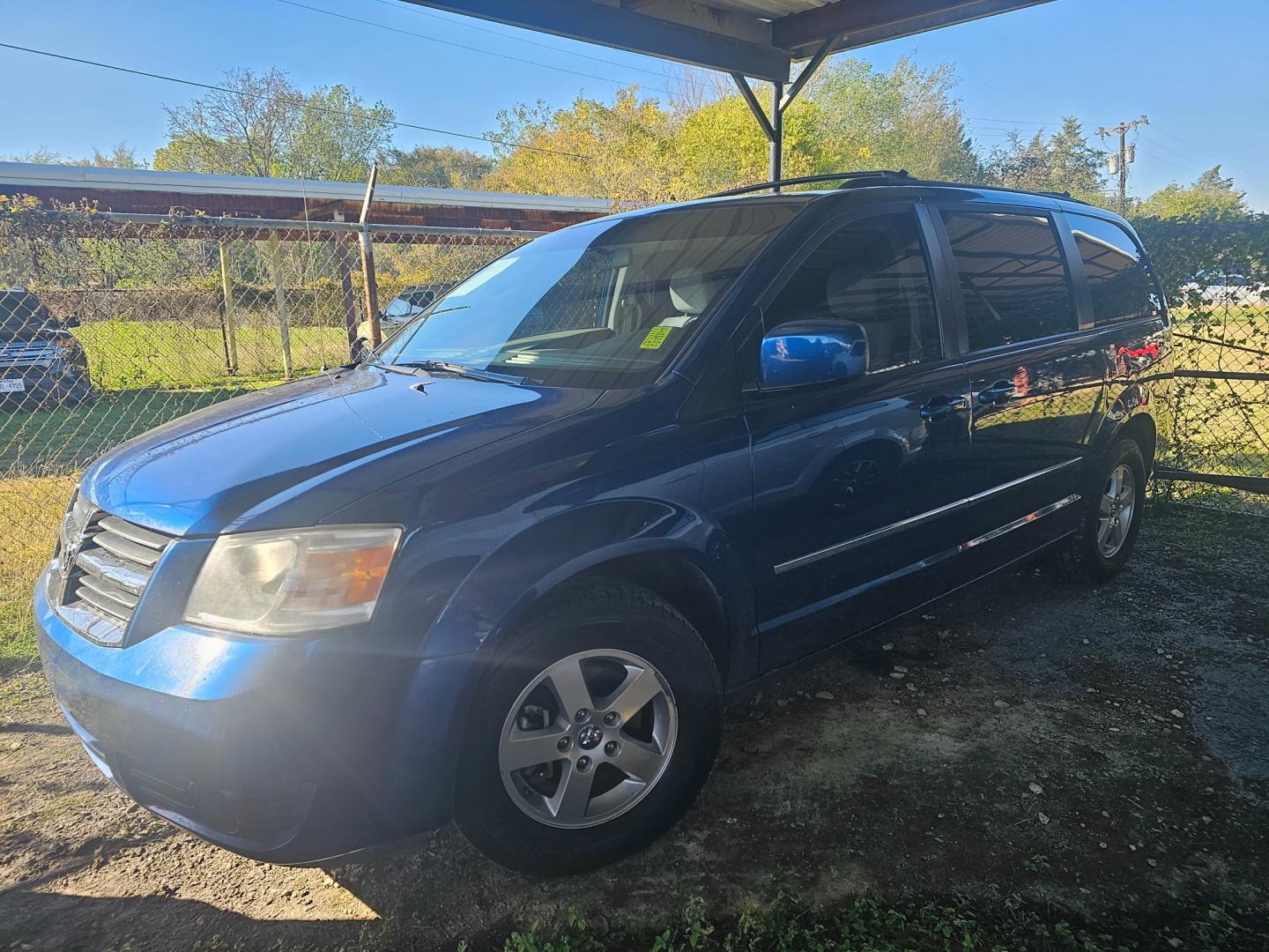 2010 BLUE Dodge Grand Caravan SXT (2D4RN5D14AR) with an 3.8L V6 OHV 12V engine, 6-Speed Automatic transmission, located at 533 S Seven Points BLVD, Seven Points, TX, 75143, (430) 255-4030, 32.313999, -96.209351 - Photo#0